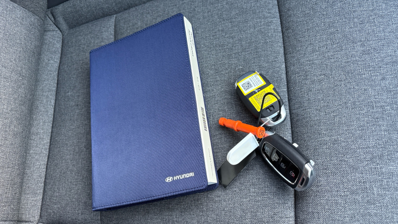 Hyundai INSTER 85kW Cross 49kWh 5dr Auto Electric Hatchback